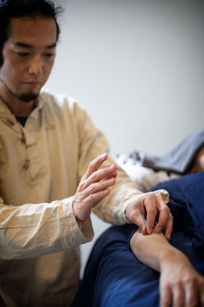 “The Japanese use thinner needles, and a gentler technique with shallow insertion. Their diagnostic assessment relies heavily on palpation of the abdomen, back and various pulses along the meridian system. In fact, Japanese style acupuncture is often called ‘meridian acupuncture’ for this reason,” says Dr. Hyundo Kim, chief clinician for the acupuncture program at NUHS